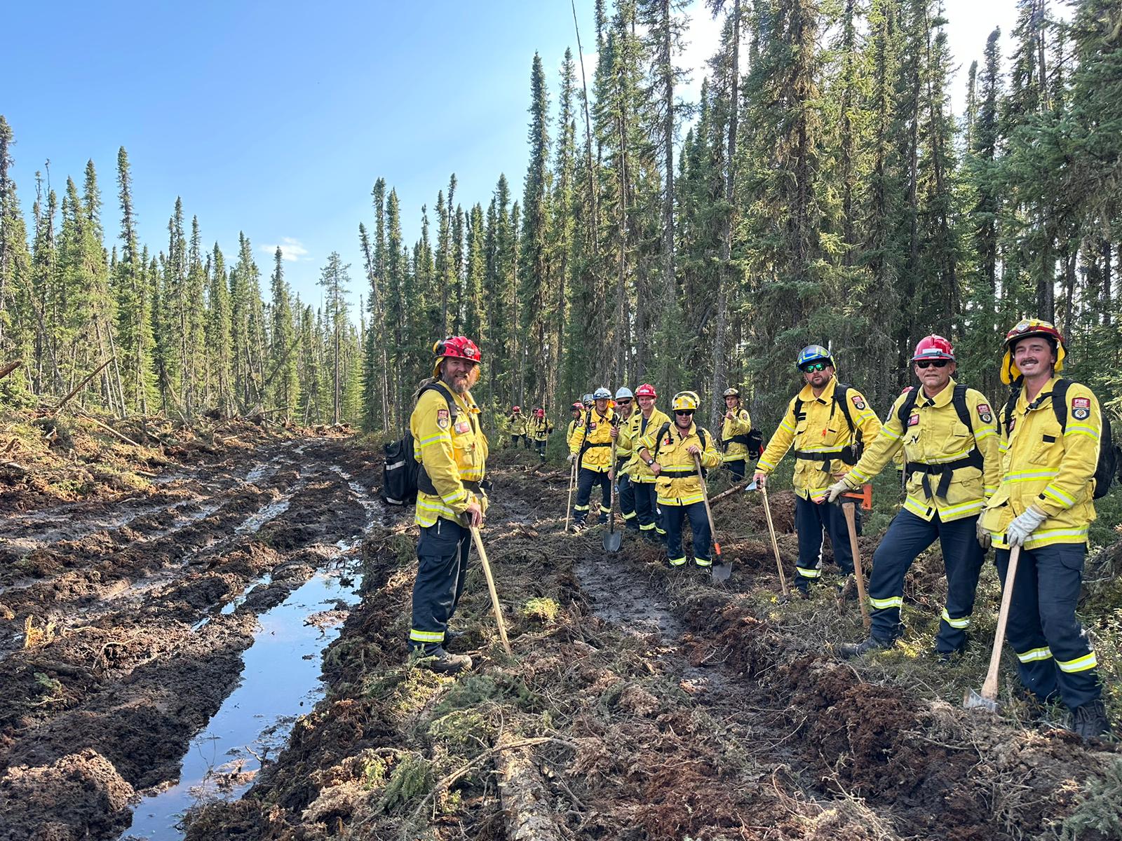 Fire and Emergency crews assisting the Canada wildfire efforts icon